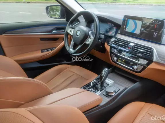BMW 530i Luxury Line 2022 - BMW 520i Luxury 2022 up full M5 1 chủ cực đẹp