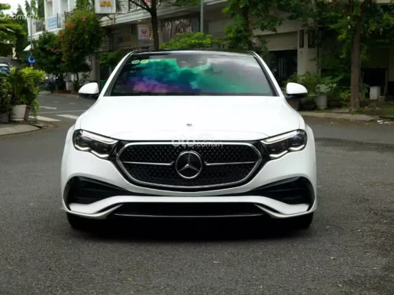 Mercedes-Benz E300 AMG 2025 - Siêu lướt 3.900km cực đẹp