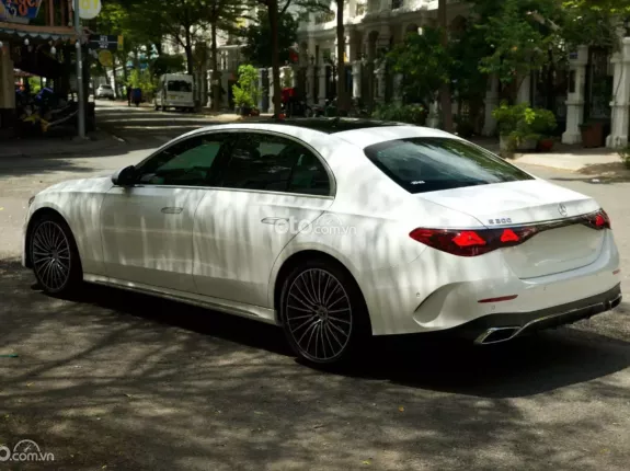 Mercedes-Benz E300 AMG 2025 - Siêu lướt 3.900km cực đẹp