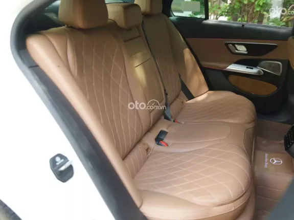 Mercedes-Benz E300 AMG 2025 - Siêu lướt 3.900km cực đẹp