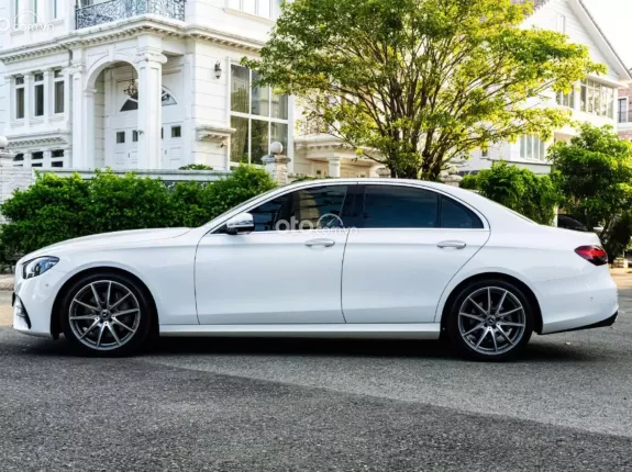 Mercedes-Benz E300 AMG 2022 - BAO ĐẬU BANK 70-90% (Ib Zalo tư vấn trực tiếp 24/7)