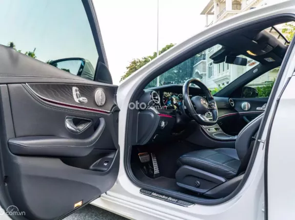 Mercedes-Benz E300 AMG 2022 - BAO ĐẬU BANK 70-90% (Ib Zalo tư vấn trực tiếp 24/7)
