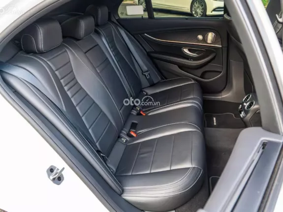 Mercedes-Benz E300 AMG 2022 - BAO ĐẬU BANK 70-90% (Ib Zalo tư vấn trực tiếp 24/7)