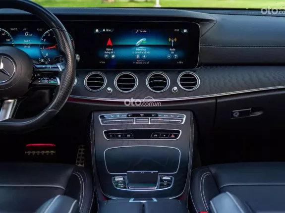 Mercedes-Benz E300 AMG 2022 - BAO ĐẬU BANK 70-90% (Ib Zalo tư vấn trực tiếp 24/7)
