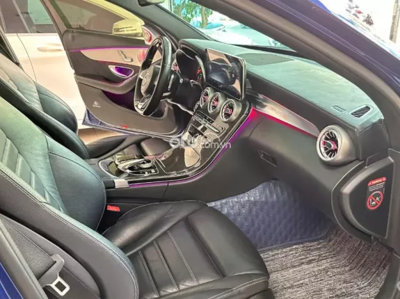 Mercedes-Benz C300 AMG 2018 - Xe đẹp bảo dưỡng đầy đủ