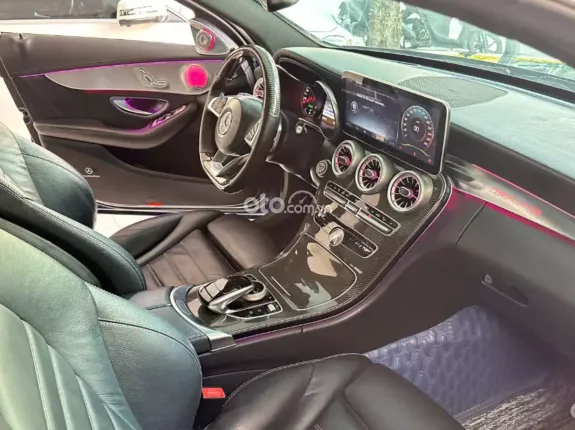Mercedes-Benz C300 AMG 2018 - Xe đẹp bảo dưỡng đầy đủ