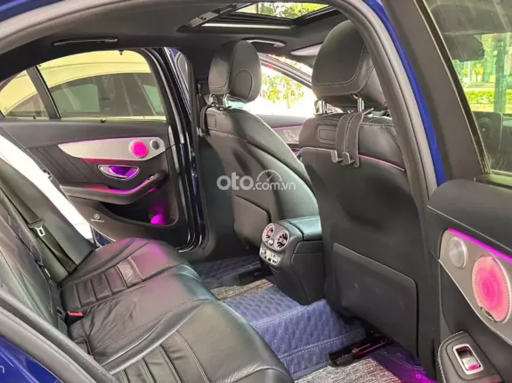 Mercedes-Benz C300 AMG 2018 - Xe đẹp bảo dưỡng đầy đủ