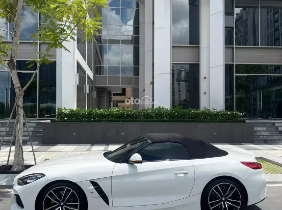 BMW Z4 sDrive30i 2020 - Siêu phẩm mui trần nội thất đỏ nổi bật