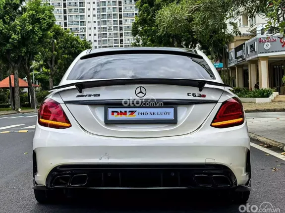 Mercedes-Benz C300 AMG 2022 - Full option AMG với body kit C63