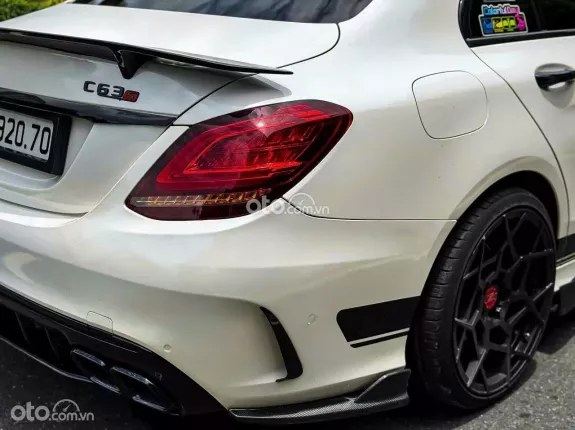 Mercedes-Benz C300 AMG 2022 - Full option AMG với body kit C63
