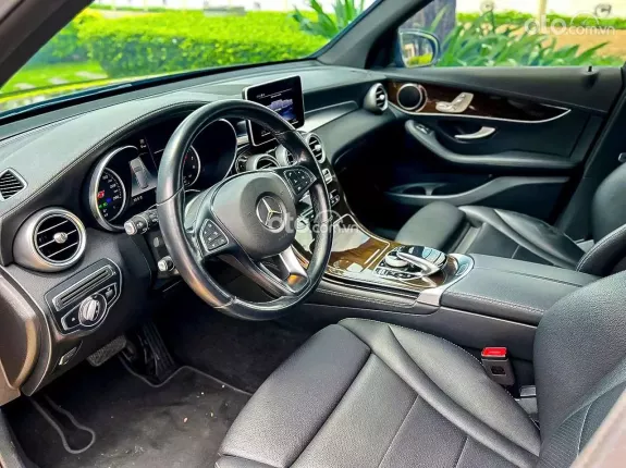 Mercedes-Benz GLC 200 4Matic 2020 - SPORT model 2020 Trắng tinh bao đẹp bao check