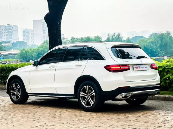 Mercedes-Benz GLC 200 4Matic 2020 - SPORT model 2020 Trắng tinh bao đẹp bao check