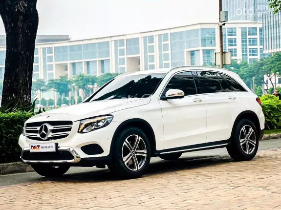 Mercedes-Benz GLC 200 4Matic 2020 - SPORT model 2020 Trắng tinh bao đẹp bao check