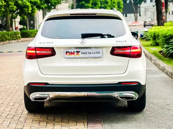 Mercedes-Benz GLC 200 4Matic 2020 - SPORT model 2020 Trắng tinh bao đẹp bao check