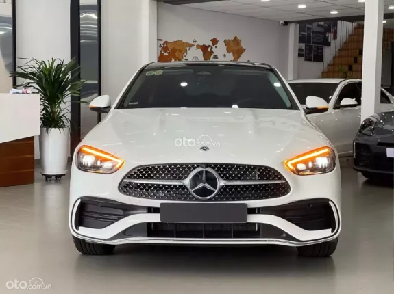 Mercedes-Benz C300 AMG 2025 - Siêu lướt 5.600km cực đẹp