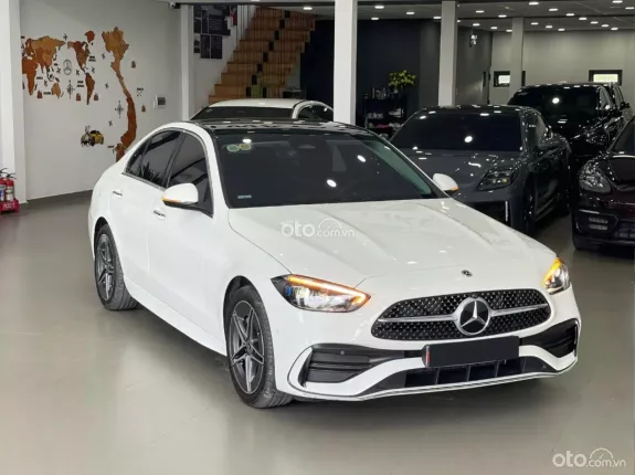 Mercedes-Benz C300 AMG 2025 - Siêu lướt 5.600km cực đẹp