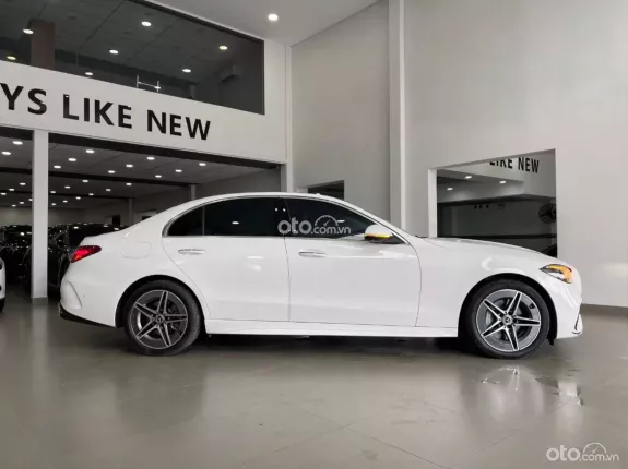 Mercedes-Benz C300 AMG 2025 - Siêu lướt 5.600km cực đẹp