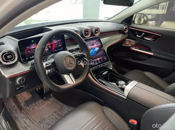 Mercedes-Benz C300 AMG 2025 - Siêu lướt 5.600km cực đẹp
