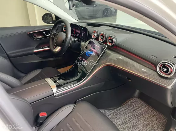 Mercedes-Benz C300 AMG 2025 - Siêu lướt 5.600km cực đẹp