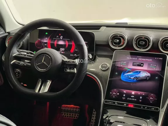 Mercedes-Benz C300 AMG 2025 - Siêu lướt 5.600km cực đẹp
