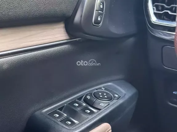 Ford Everest Titanium 2.0 AT 4x2 2024 - SUV 7 chỗ máy dầu