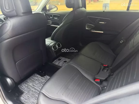 Mercedes-Benz C300 AMG 2025 - Trắng đen