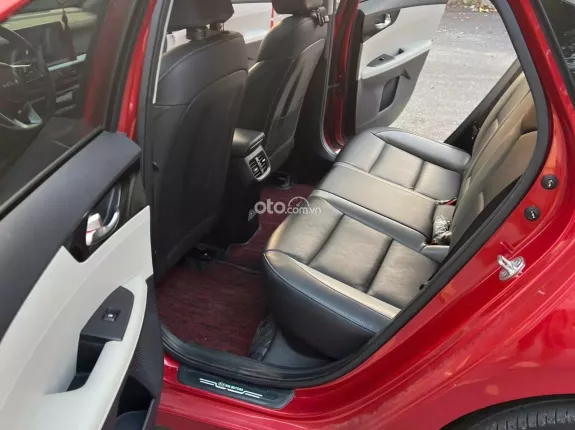 Kia K3 1.6 Luxury 2022 - Xe còn rất mới, zin hết. Không lỗi nhỏ. Nội ngoại thất bao phê. Màn hình zestech,