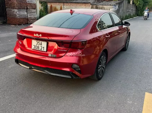 Kia K3 1.6 Luxury 2022 - Xe còn rất mới, zin hết. Không lỗi nhỏ. Nội ngoại thất bao phê. Màn hình zestech,