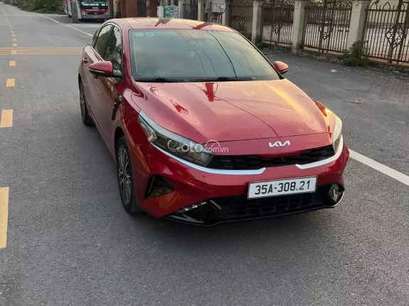 Kia K3 1.6 Luxury 2022 - Xe còn rất mới, zin hết. Không lỗi nhỏ. Nội ngoại thất bao phê. Màn hình zestech,