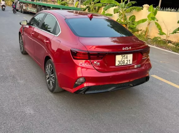Kia K3 1.6 Luxury 2022 - Xe còn rất mới, zin hết. Không lỗi nhỏ. Nội ngoại thất bao phê. Màn hình zestech,