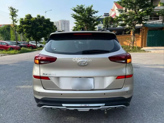 Hyundai Tucson 2.0 Đặc biệt 2021 - Màu vàng sâm panh siêu sang, lịch lãm