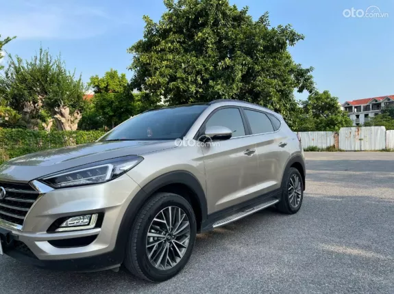 Hyundai Tucson 2.0 Đặc biệt 2021 - Màu vàng sâm panh siêu sang, lịch lãm