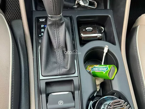Hyundai Tucson 2.0 Đặc biệt 2021 - Màu vàng sâm panh siêu sang, lịch lãm