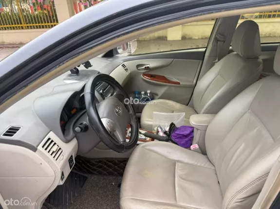 Toyota Corolla Altis 1.8G CVT 2010 - Gia đình cần tiền bán gấp