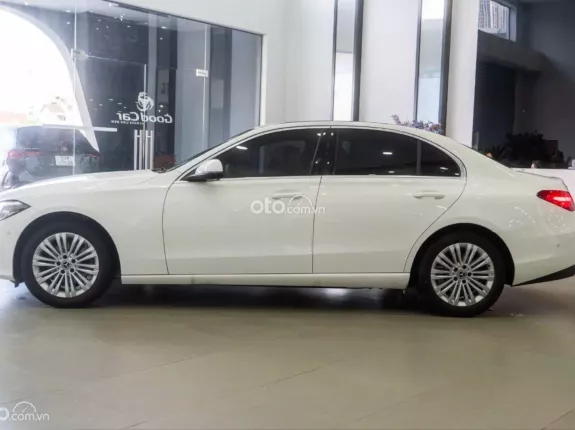 Mercedes-Benz C200 Avantgarde 2025 - Bản Update V2 siêu lướt 5000km cực đẹp