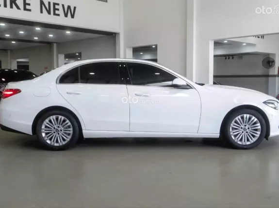 Mercedes-Benz C200 Avantgarde 2025 - Bản Update V2 siêu lướt 5000km cực đẹp