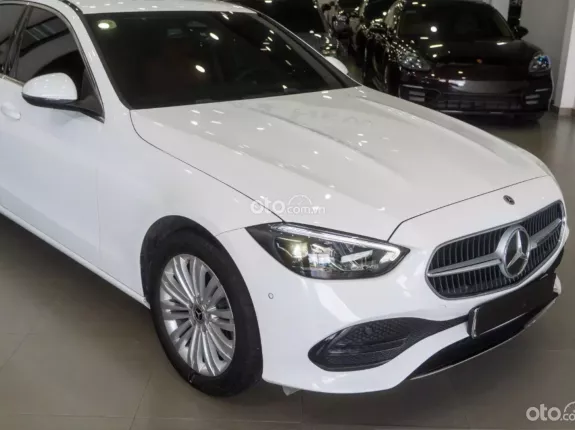 Mercedes-Benz C200 Avantgarde 2025 - Bản Update V2 siêu lướt 5000km cực đẹp