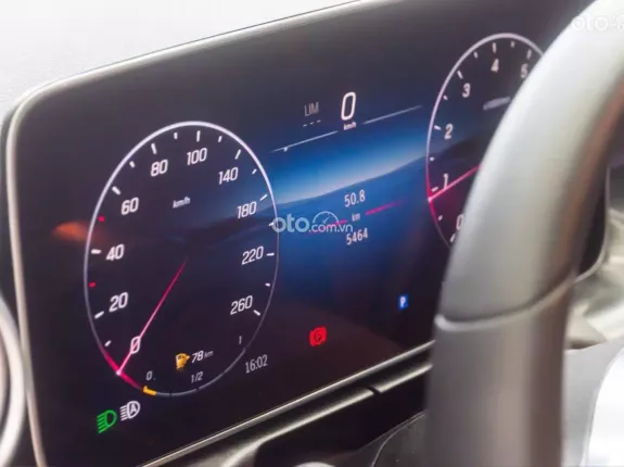 Mercedes-Benz C200 Avantgarde 2025 - Bản Update V2 siêu lướt 5000km cực đẹp