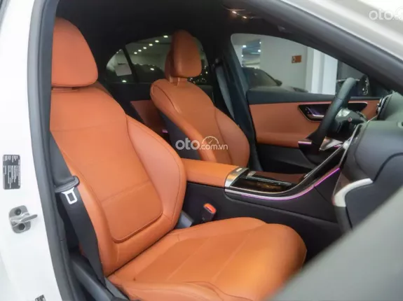 Mercedes-Benz C200 Avantgarde 2025 - Bản Update V2 siêu lướt 5000km cực đẹp