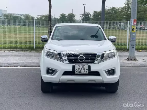 Nissan Navara EL 2.5 AT 2017 - Gia đình cần tiền muốn bán gấp