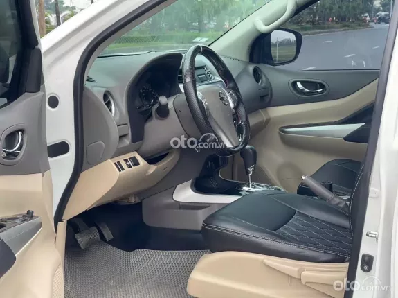 Nissan Navara EL 2.5 AT 2017 - Gia đình cần tiền muốn bán gấp