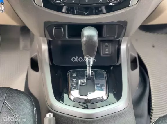 Nissan Navara EL 2.5 AT 2017 - Gia đình cần tiền muốn bán gấp