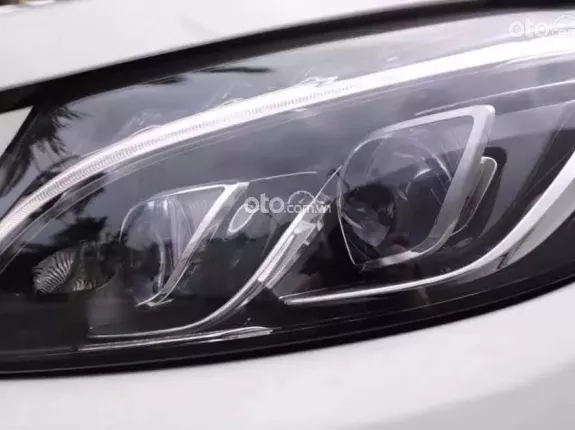 Mercedes-Benz C250 AMG 2015 - Trắng đen