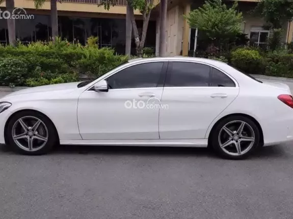 Mercedes-Benz C250 AMG 2015 - Trắng đen