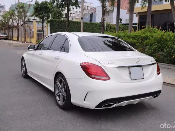 Mercedes-Benz C250 AMG 2015 - Trắng đen