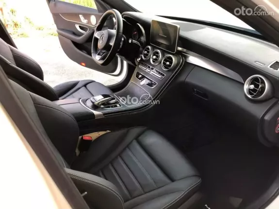 Mercedes-Benz C250 AMG 2015 - Trắng đen