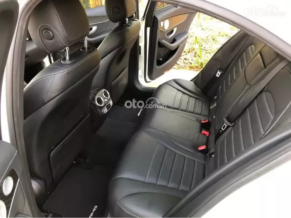 Mercedes-Benz C250 AMG 2015 - Trắng đen