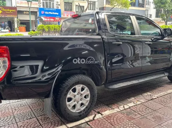 Ford Ranger XLS 2.0L 4x2 AT 2022 - Hỗ trợ bank 70%, giá tốt liên hệ em