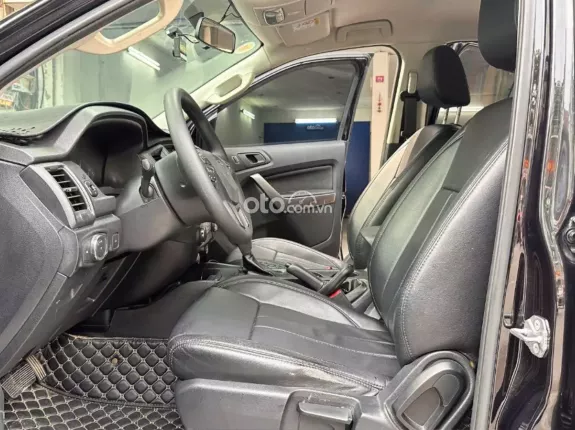 Ford Ranger XLS 2.0L 4x2 AT 2022 - Hỗ trợ bank 70%, giá tốt liên hệ em