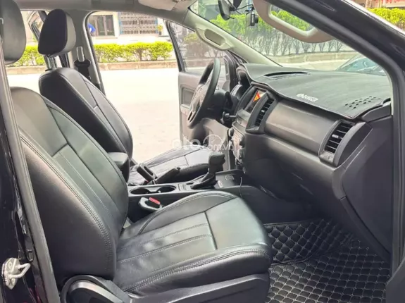 Ford Ranger XLS 2.0L 4x2 AT 2022 - Hỗ trợ bank 70%, giá tốt liên hệ em